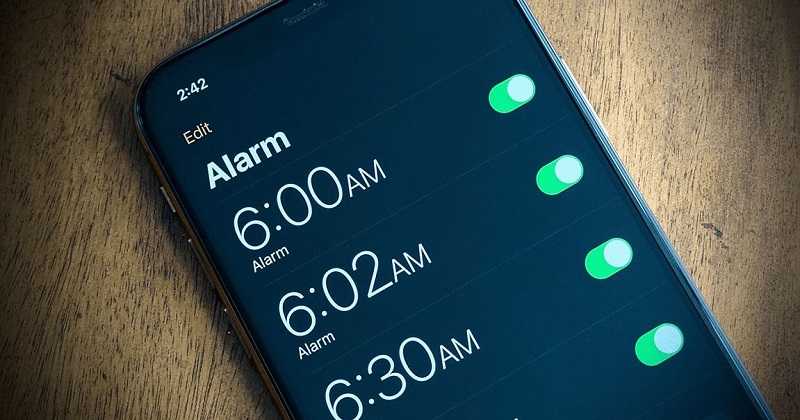 Use music and ringtones to wake you up better than the alarm clock