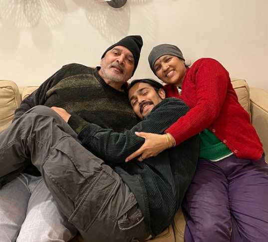 यूट्यूबर भुवन बाम के माता-पिता की कोविड-19 से हुई मौत - कहा- अब शुरू से जीना सीखना पड़ेगा