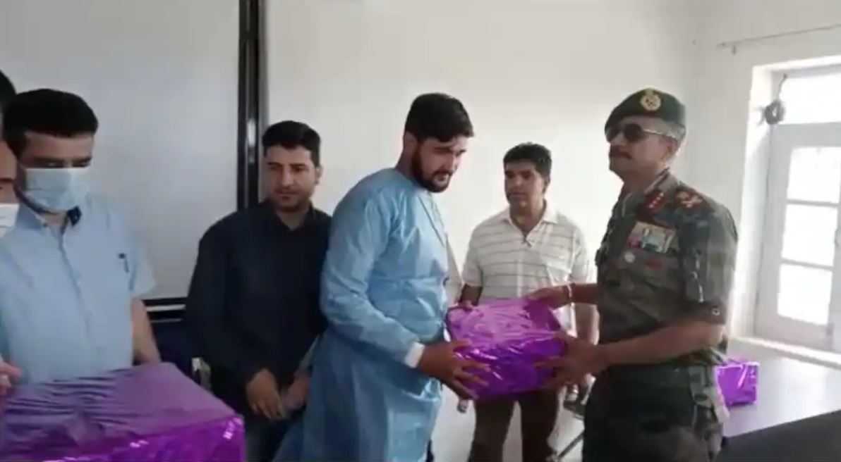 Indian army thanks locals and doctors of Shopian for saving lives of soldiers