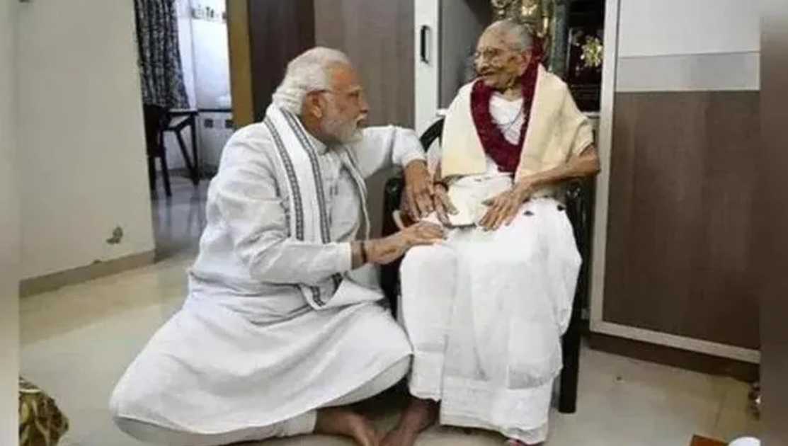 PM Modi's Mother Heeraben Passed Away