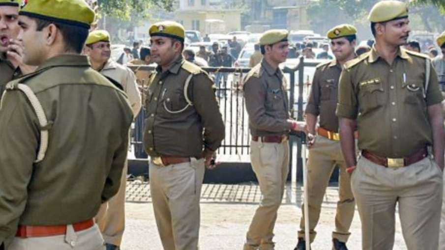 वर्दी में ‘रील्स’ बनाने वाले पुलिसवालों की खैर नहीं!