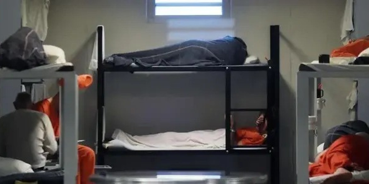 The Impact of Prison Bed Quality on Inmate Behavior