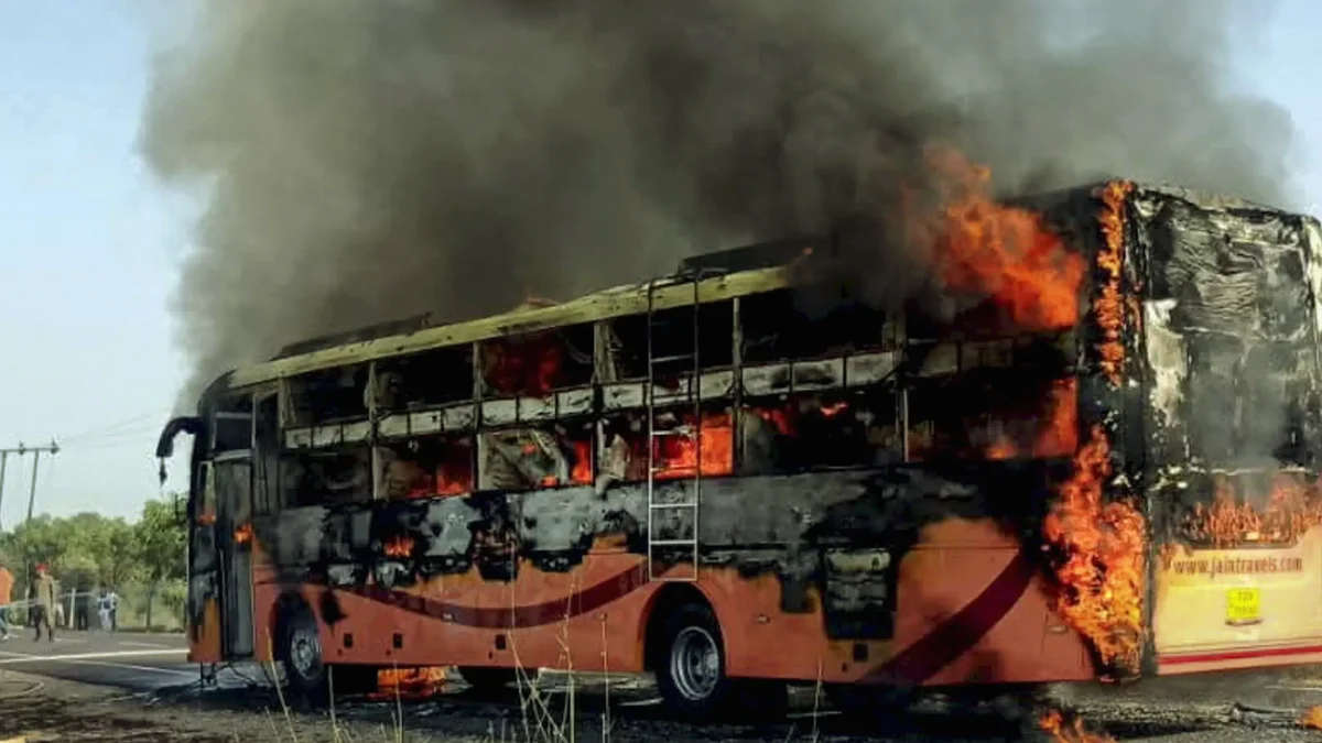 Greater Noida Bus Fire: 9 Killed After AC Sleeper Bus Catches Fire on Yamuna Expressway | Bumppy